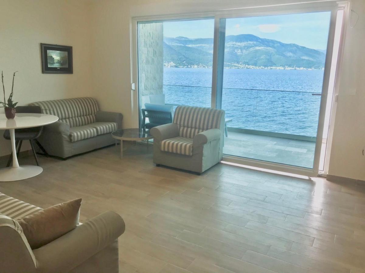 Lux Apartments Krasici Exterior photo